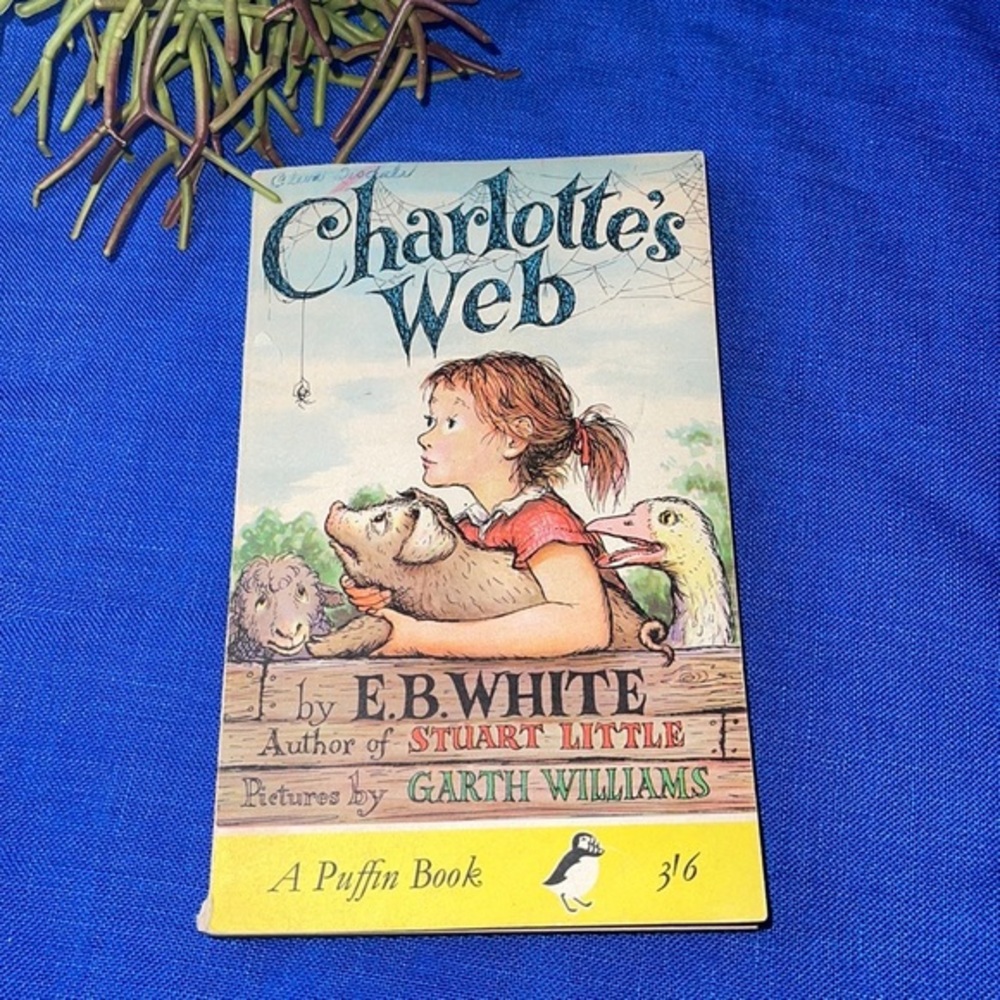 Charlotte'S Web by E.B. White, Vintage (Paperback) 1963.